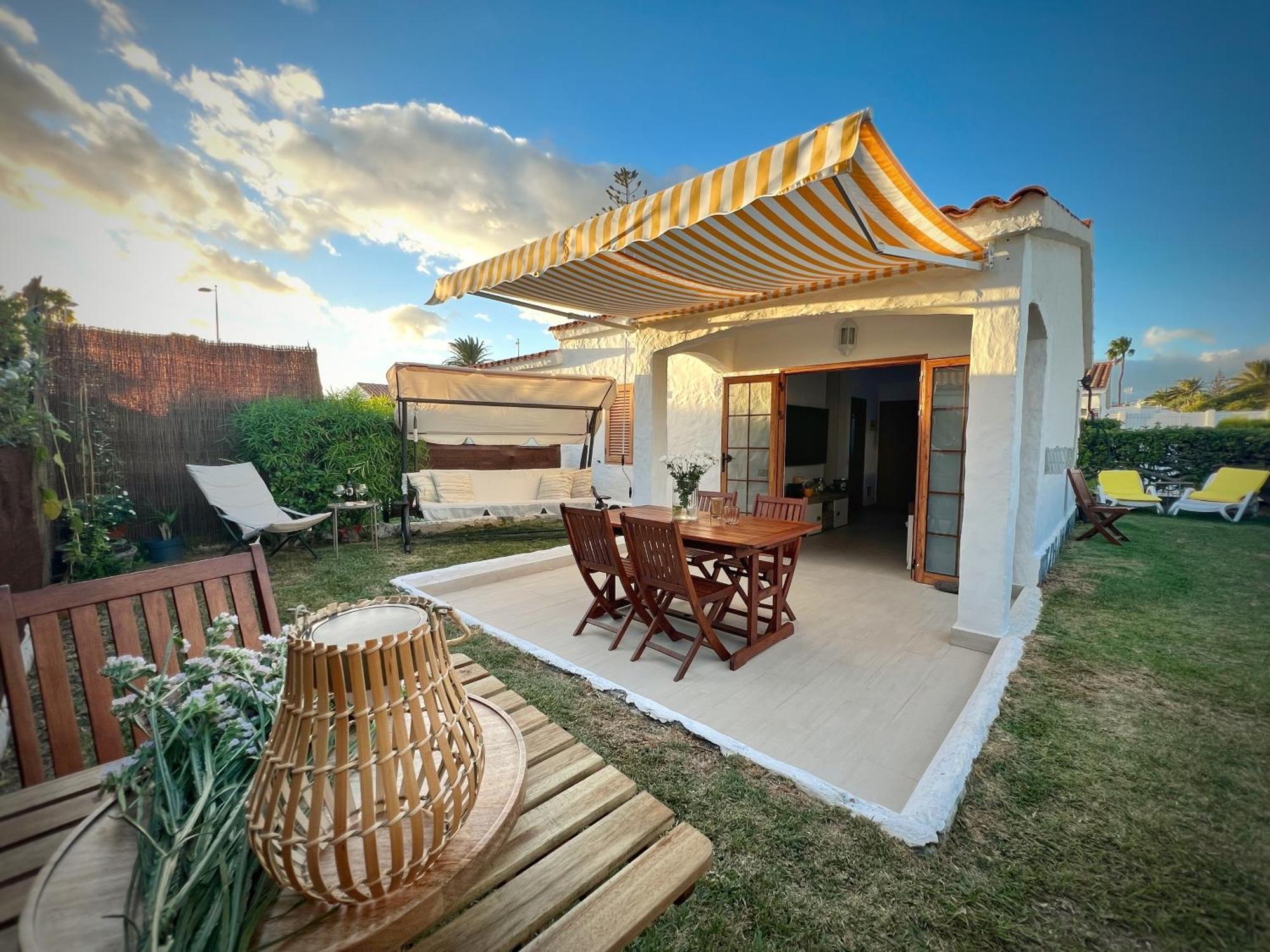Buzzstays: 1-Bed Bungalow, Garden, Near Yumbo & Beach Maspalomas  Extérieur photo